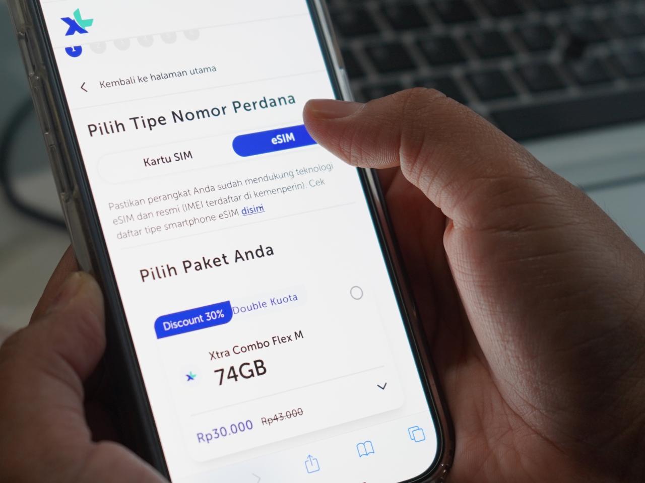 Pengertian dan Cara Menggunakan eSIM di HP Android dan iOS Pengertian dan Cara Menggunakan eSIM di HP Android dan iOS